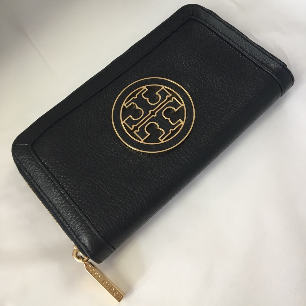 Tory Burch Amanda Zip Wallet